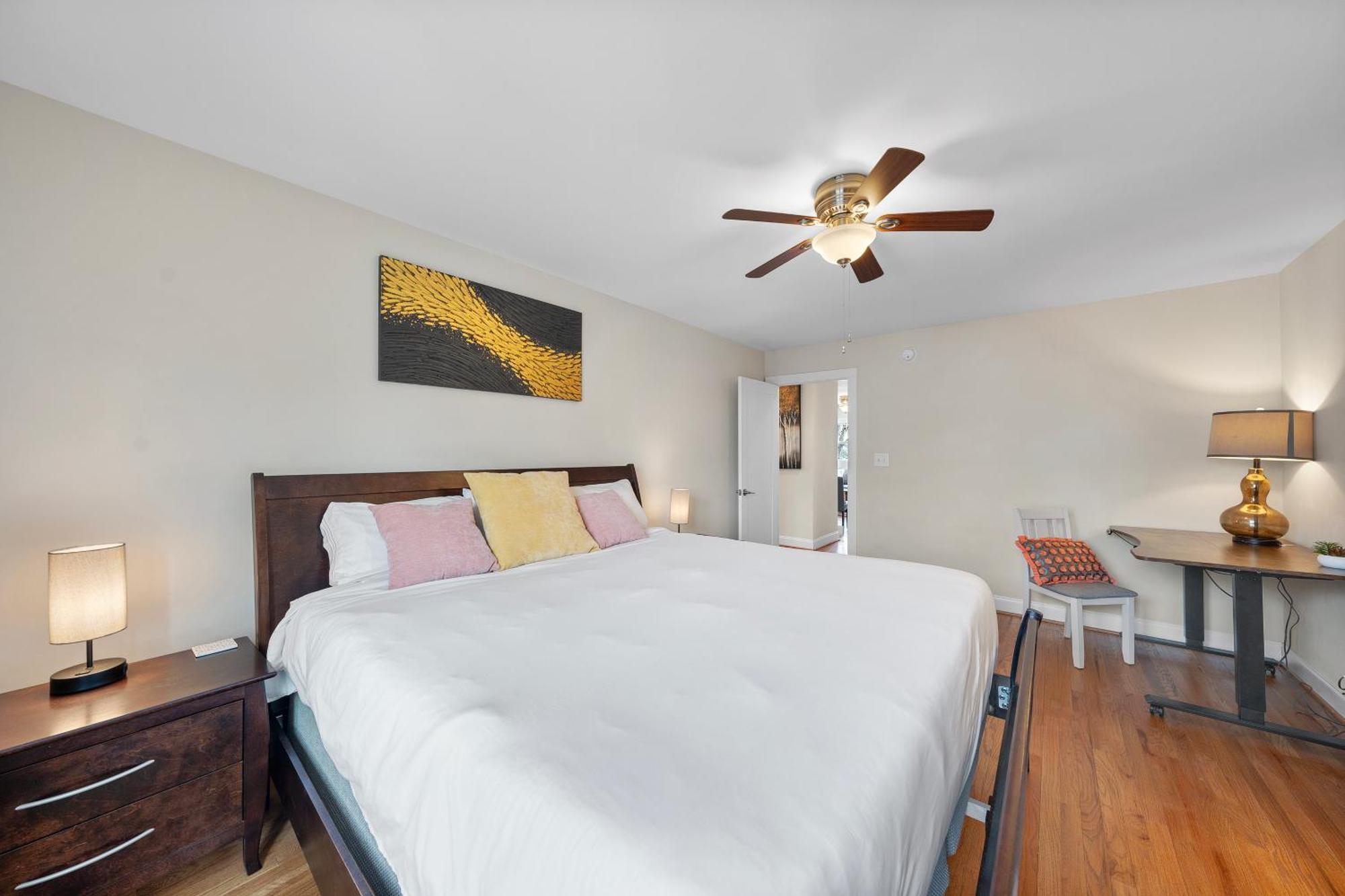 Charming Dt 3-Bed Bungalow With Fenced-In Yard 罗利 外观 照片