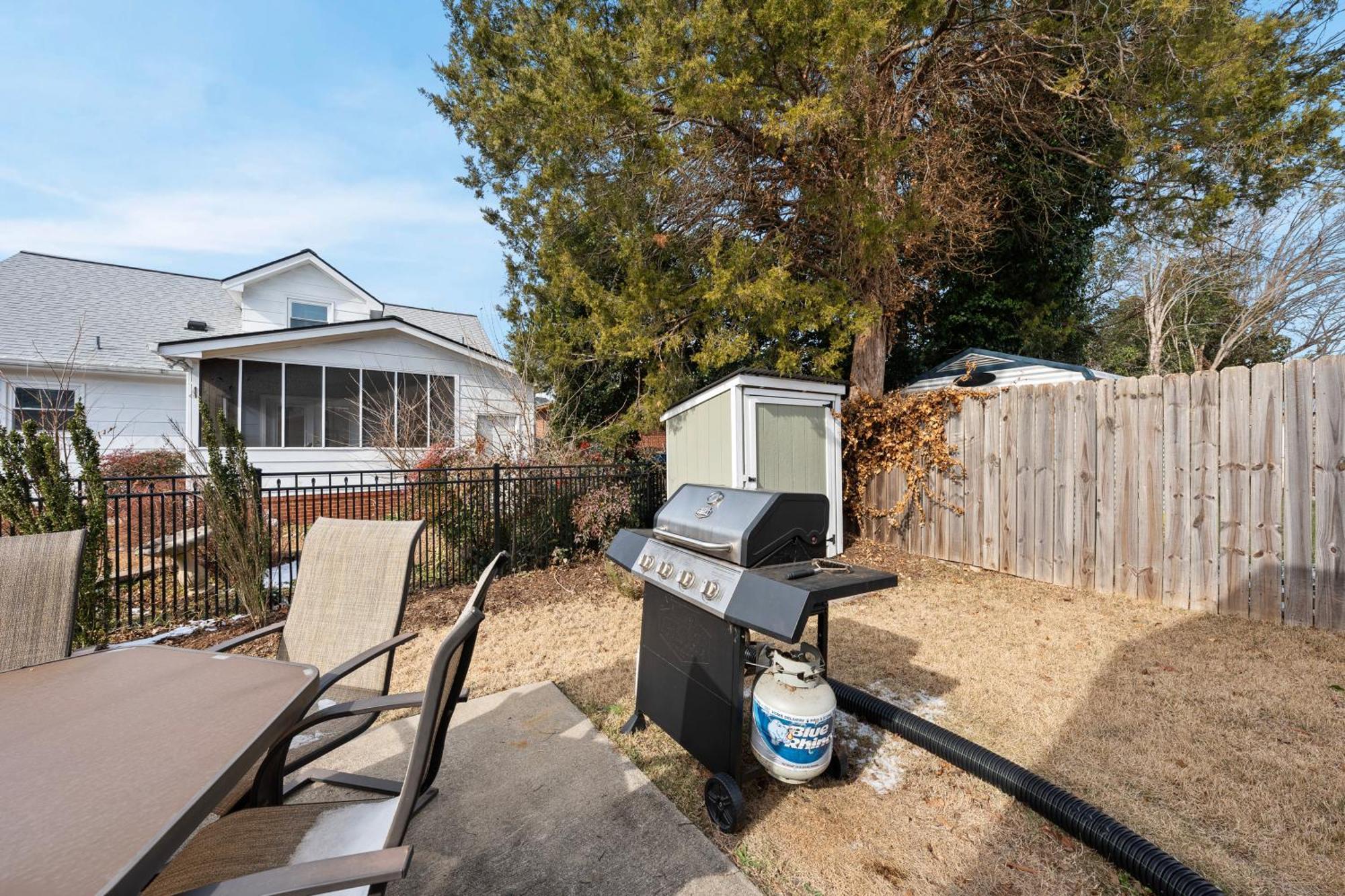 Charming Dt 3-Bed Bungalow With Fenced-In Yard 罗利 外观 照片